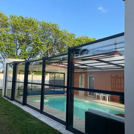 A 900 M De L'entree Du Circuit Des 24 3* Λε Μανς