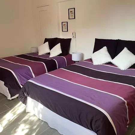 A 900 M De L'entree Du Circuit Des 24 Πανσιόν Λε Μανς