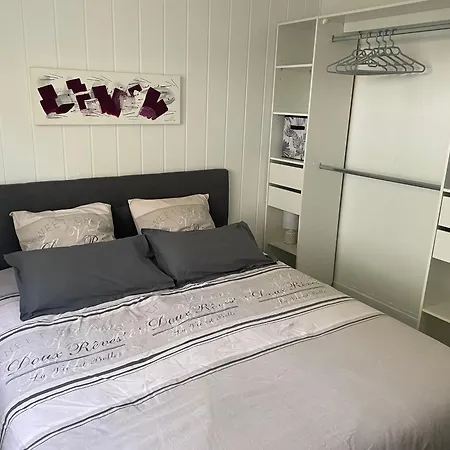 Casa de hóspedes à 900 M De L'entrée Du Circuit Des 24 3*