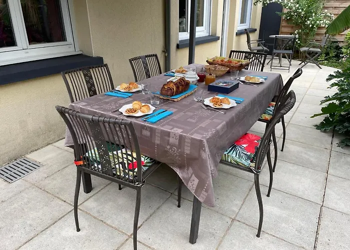 Πανσιόν A 900 M De L'entree Du Circuit Des 24 Λε Μανς