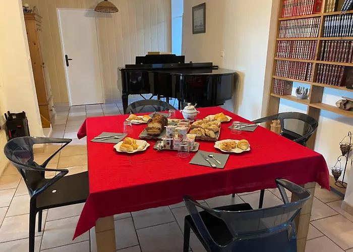 A 900 M De L'entree Du Circuit Des 24 Λε Μανς